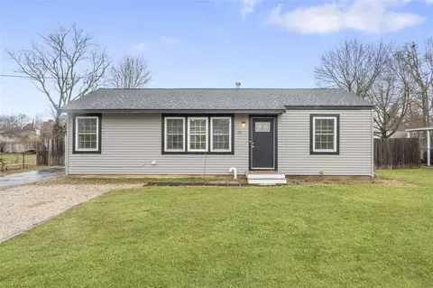 39 Yarnell St, Brentwood, NY 11717