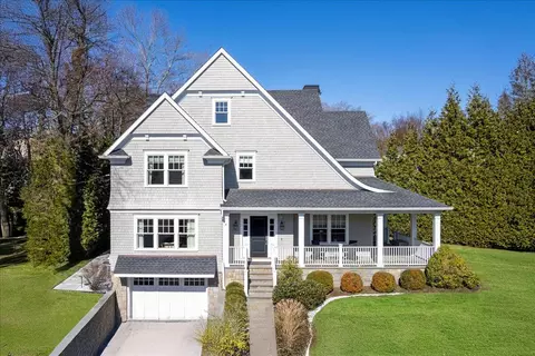 4 Chamberlain St, Rye, NY 10580