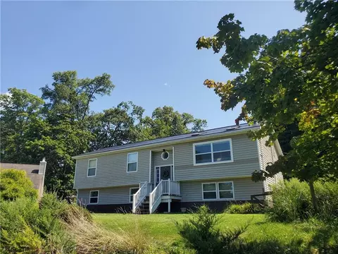 4 Hillcrest Dr, Greenwood Lake, NY 10925