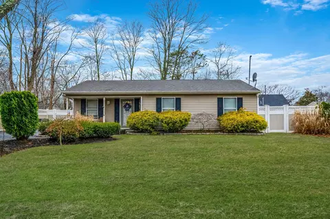 626 Provost Ave, Bellport, NY 11713
