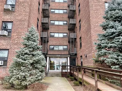 73-11 Bell Blvd #2D, Oakland Gardens, NY 11364
