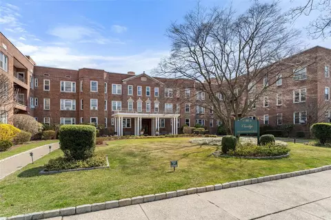 101 Old Mamaroneck Rd #2B7, White Plains, NY 10605