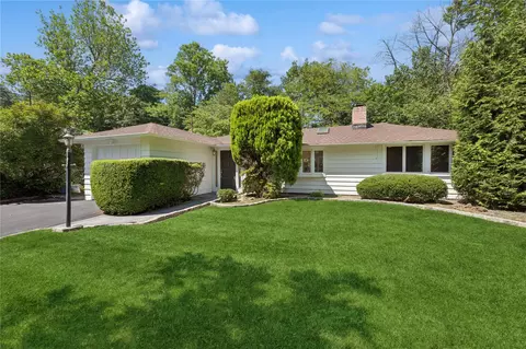 39 Wellington Rd, North Hempstead, NY 11548