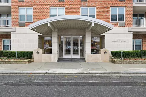 410 E Broadway #LH, Long Beach, NY 11561