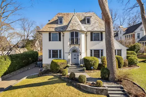 144 Dellwood Rd, Yonkers, NY 10708
