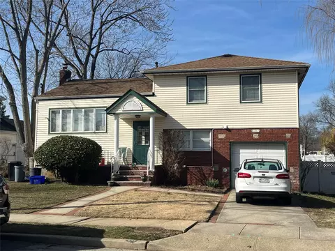 535 Anderson St, Baldwin, NY 11510