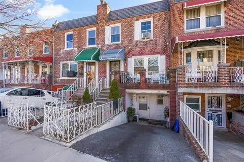 942 Magenta St, New York, NY 10469