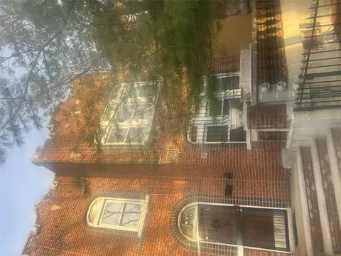 31-15 88th St, New York, NY 11369