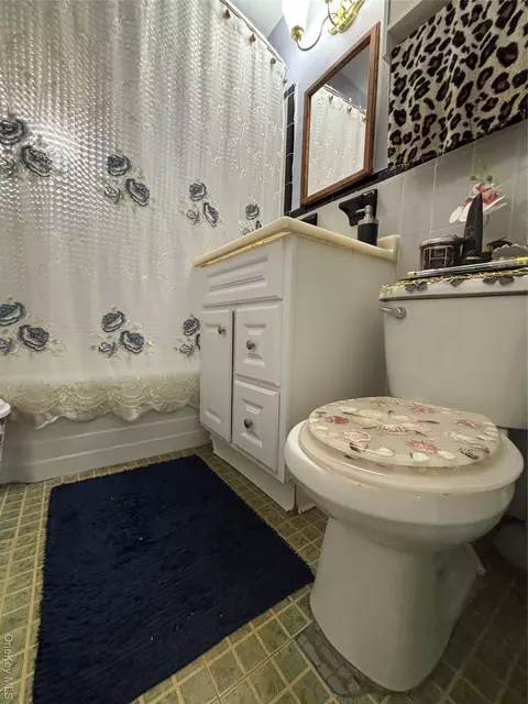 Bath - 740 E 232 St #TB, New York, NY 10466 photo 2 of 2