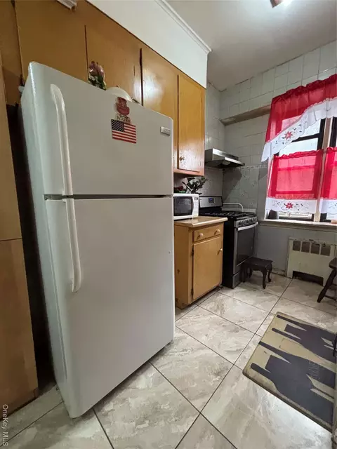 Kitchen - 740 E 232 St #TB, New York, NY 10466 photo 3 of 6