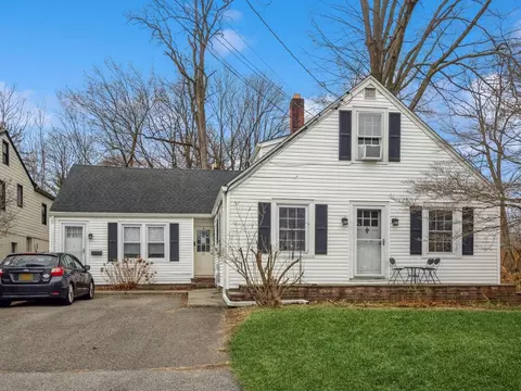 14 Miller St, Beacon, NY 12508