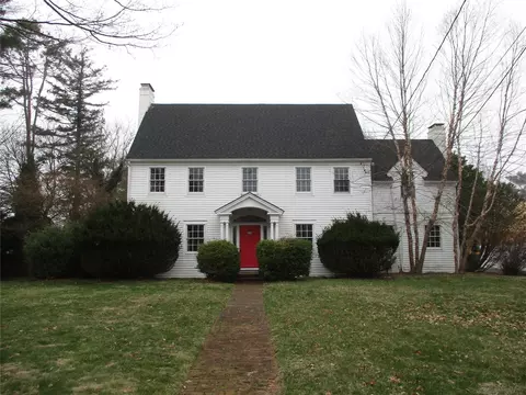 220 Bay Ave, Patchogue, NY 11772