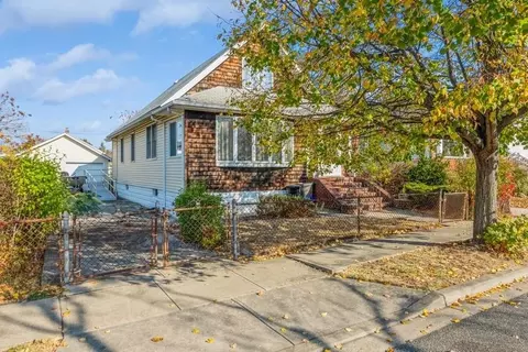 691 Arthur St, Baldwin, NY 11510