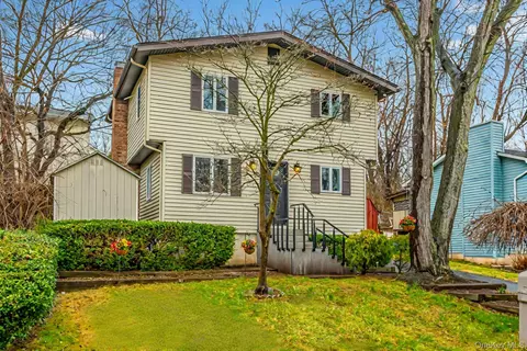 20 S Rockland Ave, Clarkstown, NY 10920