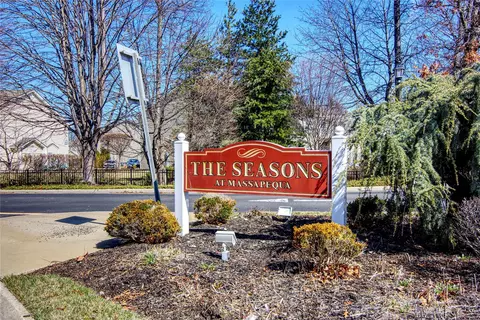 46 Southampton Dr, Massapequa, NY 11758