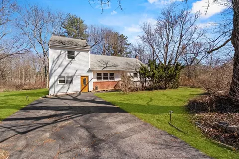 2796 Larkspur St, Yorktown, NY 10598