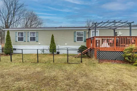 5 Lily Ct, Highland Mills, NY 10930