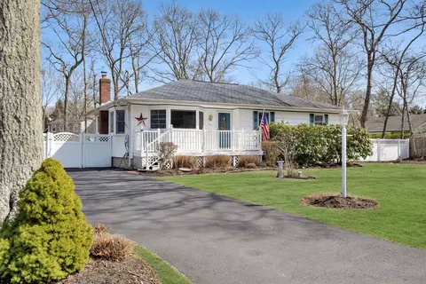 55 Locust Ave, East Moriches, NY 11940