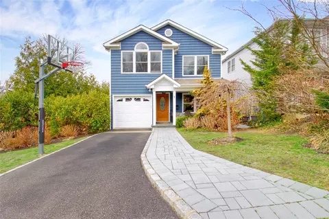 1 Bayview Ave, North Hempstead, NY 11050
