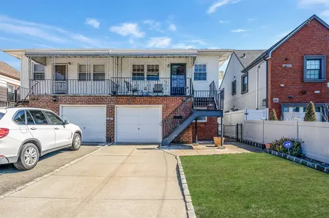 15931 95th St, New York, NY 11414