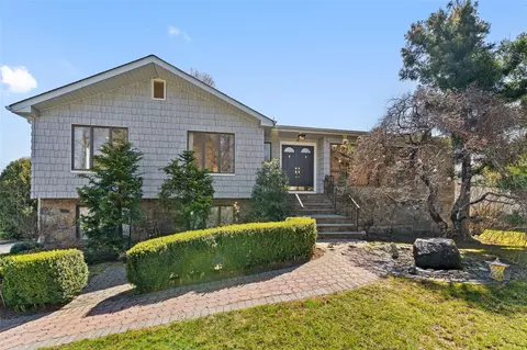 12 Fairway Dr, Mamaroneck, NY 10543