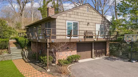 26 Lotowana Ln, Stony Brook, NY 11790