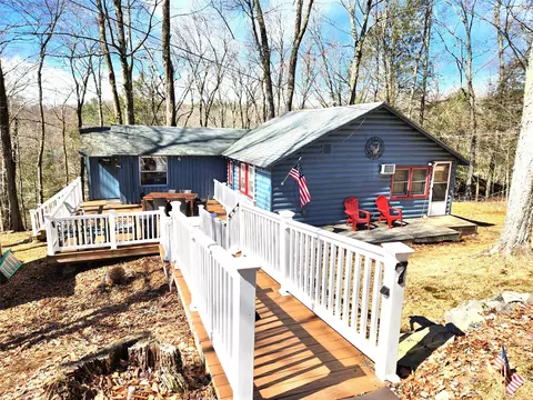 7 Hemlock Ave, Bethel, NY 12720