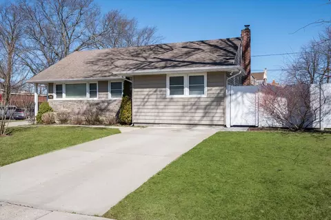 3401 Hawthorne Dr N, Wantagh, NY 11793