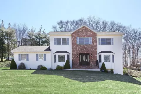 1 Mohawk Ct, Stony Point, NY 10980