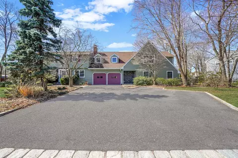 21 Turnip Hl, Northport, NY 11768