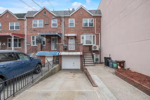 1060 Neill Ave, New York, NY 10461