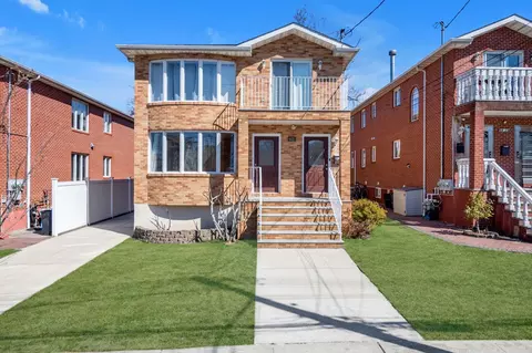 64-25 230th St, Oakland Gardens, NY 11364