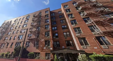 4226 81st St #5K, New York, NY 11373