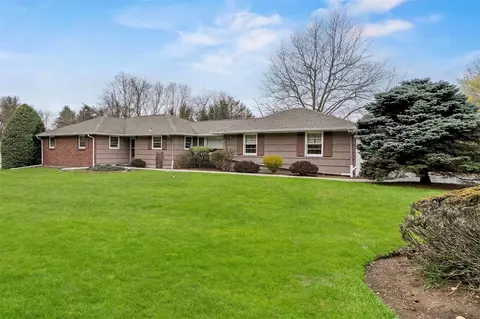 21 Westview Rd, Ramapo, NY 10977