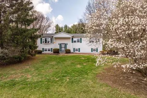 10 Longview Ln, Middletown, NY 10941