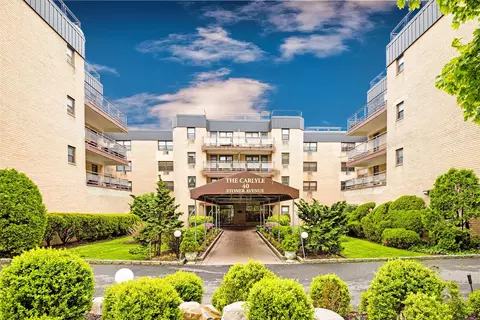 40 Stoner Ave #2CC, North Hempstead, NY 11021