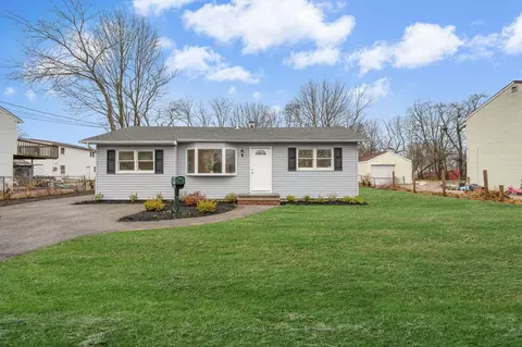 17 20th Ave, Bay Shore, NY 11706