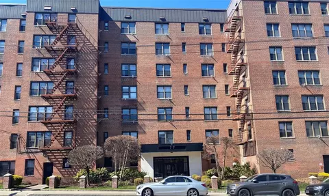 77 Bronx River Rd #6H, Yonkers, NY 10704