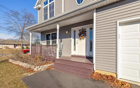 23 Tipton Dr W, Shirley, NY 11967