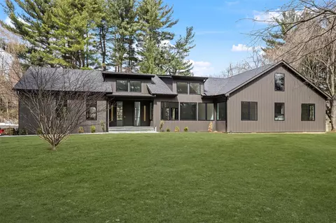 462 Bedford Rd, North Castle, NY 10504