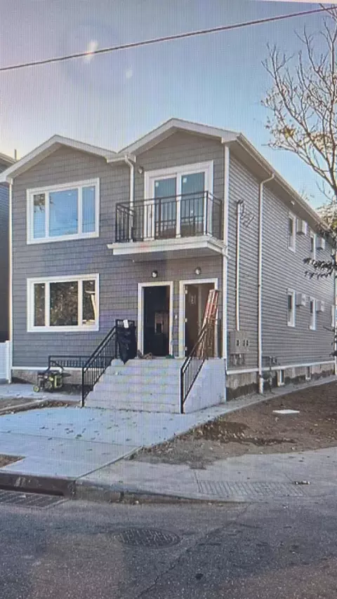 1061 Grassmere Ter, Far Rockaway, NY 11691