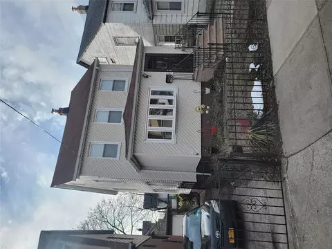 111-16 203rd St, New York, NY 11412