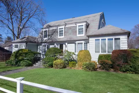 103 Iden Ave, Pelham, NY 10803