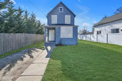 95 Park Ave, Roosevelt, NY 11575