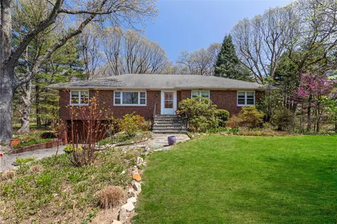 1560 Old Orchard St, Harrison, NY 10604