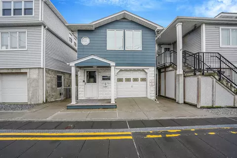 28 W 13th Rd, Far Rockaway, NY 11693