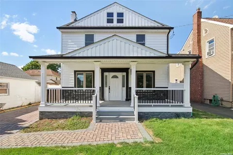 19 Donald St, North Hempstead, NY 11577