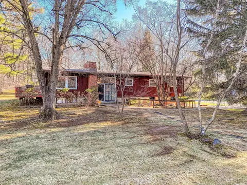 5 Robin Ln, Clarkstown, NY 10994