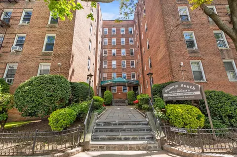 2104 Holland Ave #3E, New York, NY 10462