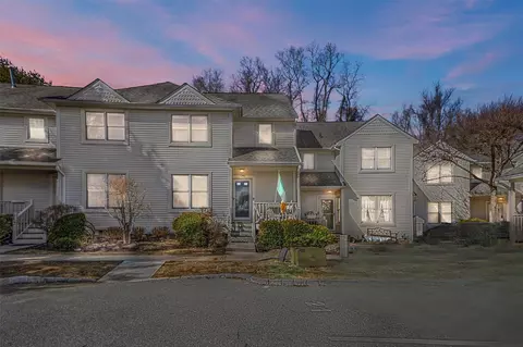 324 Cornwall Meadows Ln, Patterson, NY 12563